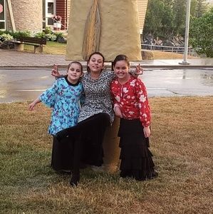 Meet your Posher, Leila